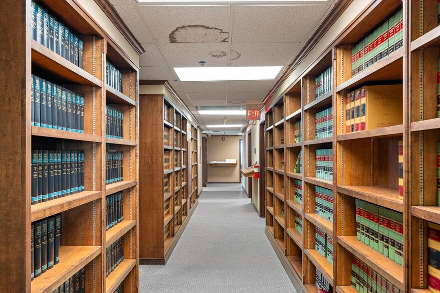 More Photos Of 610 Marshall St, Shreveport Office For Sale
