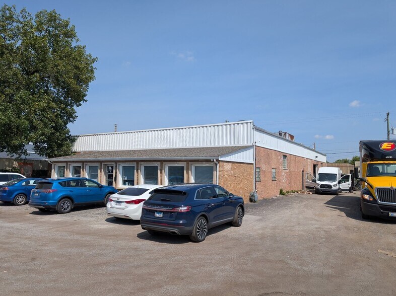 Primary Photo Of 6644 W 99th Pl, Chicago Ridge Warehouse For Sale