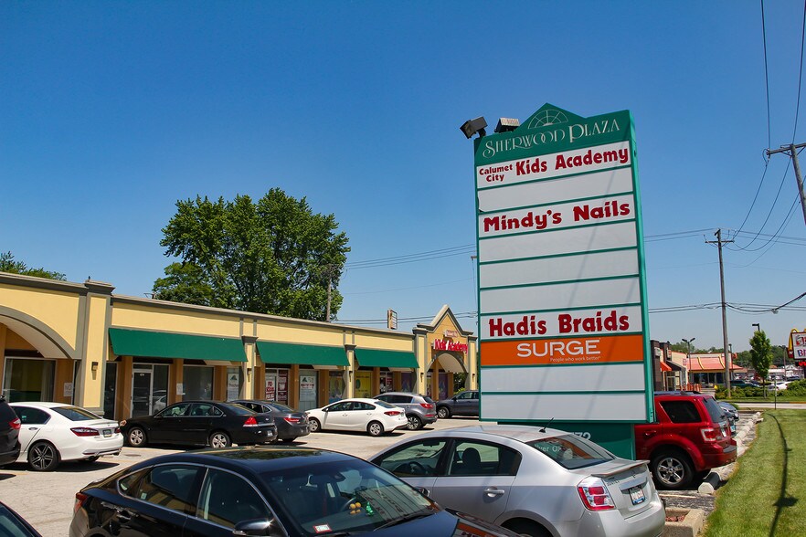 More Photos Of 668-704 River Oaks Dr, Calumet City Unknown For Lease