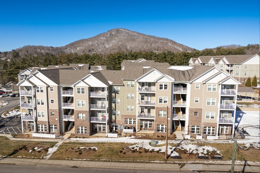More Photos Of 155 & 221 Robinson Way, Boone Apartments For Lease