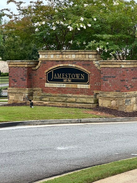 Primary Photo Of 6758 Jamestown Dr, Alpharetta Medical For Lease