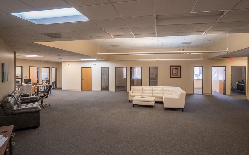 More Photos Of 1421 W Wells Branch Pky, Pflugerville Flex For Lease