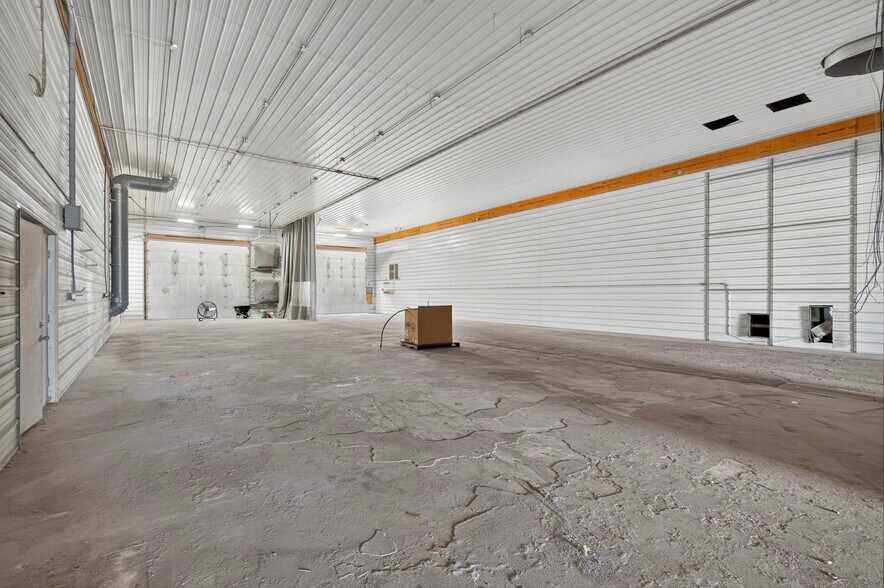More Photos Of 287 Evergreen Rd, Strafford Industrial For Lease
