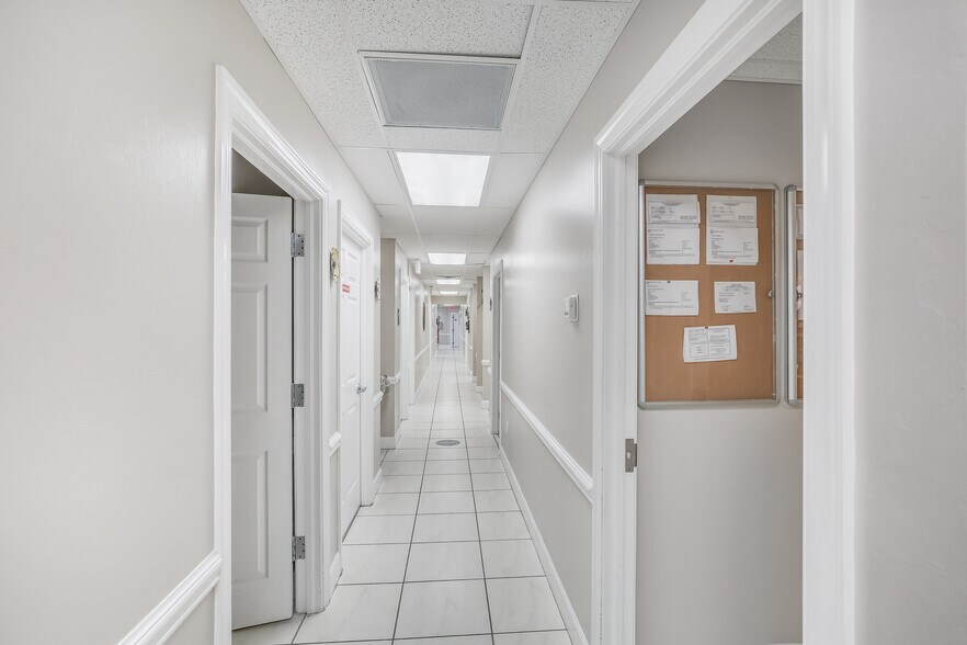 More Photos Of 13214 Palm Beach Blvd, Fort Myers Medical For Sale