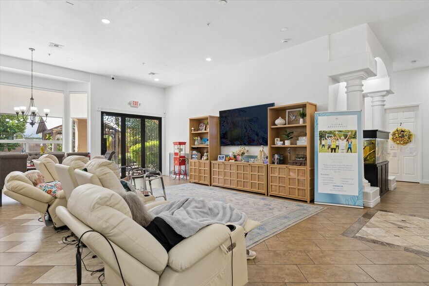 More Photos Of 5338 E Hartford Ave, Scottsdale Healthcare For Sale