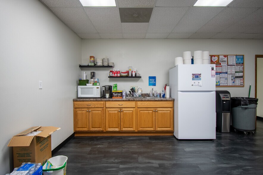 More Photos Of 218 2nd St, Coralville Flex For Sale