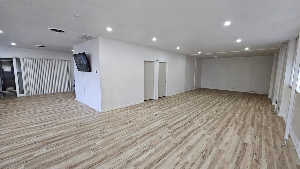 More Photos Of 1029-1045 N El Dorado St, Stockton Office For Lease
