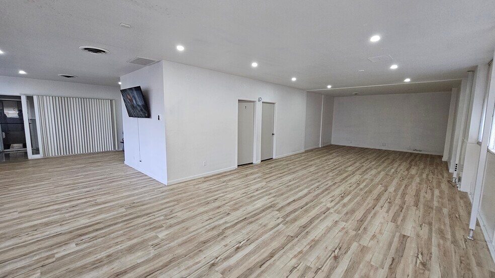 More Photos Of 1029-1045 N El Dorado St, Stockton Office For Sale