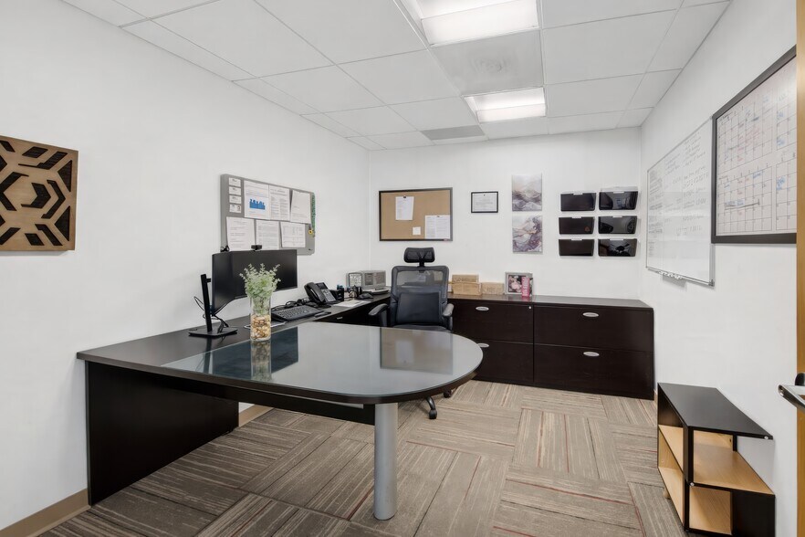 More Photos Of 2001 Central Park Ave, Yonkers Office For Sale
