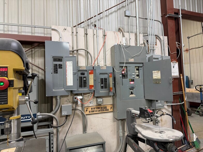 More Photos Of 1050 E Michigan Ave, Kalamazoo Warehouse For Sale