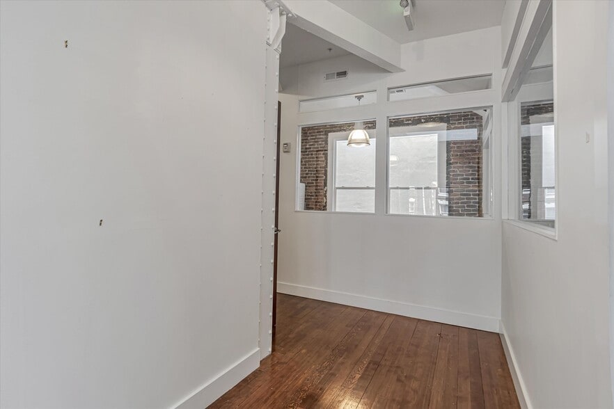 More Photos Of 34-38 Mason St, San Francisco Loft Creative Space For Sale