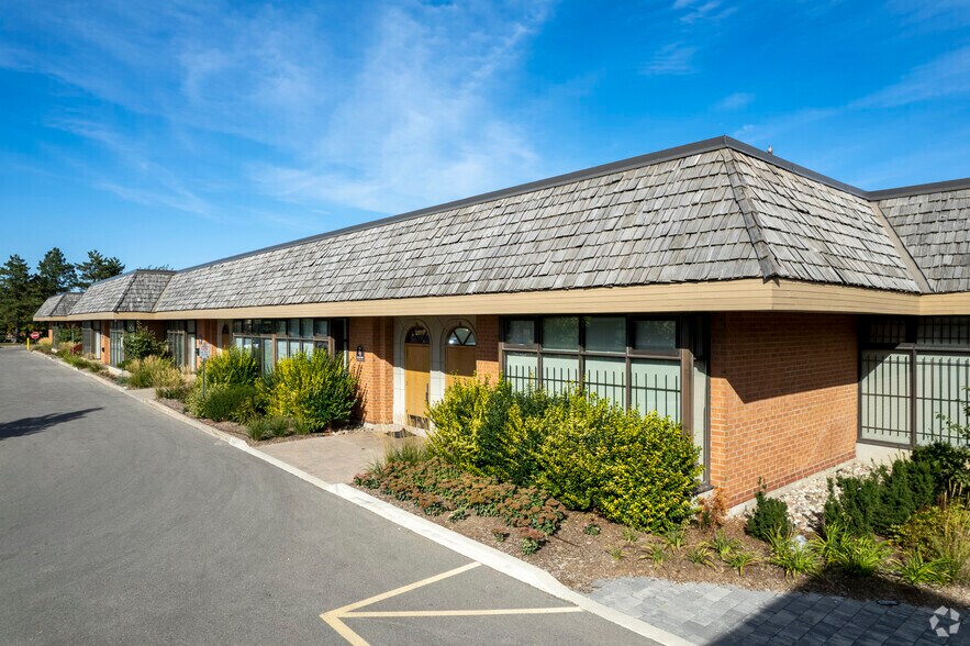 More Photos Of 35 W Pearce St, Richmond Hill Industrial For Sale