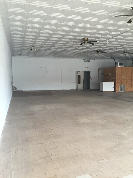 More Photos Of 5600-5606 E Belknap St, Haltom City Freestanding For Lease