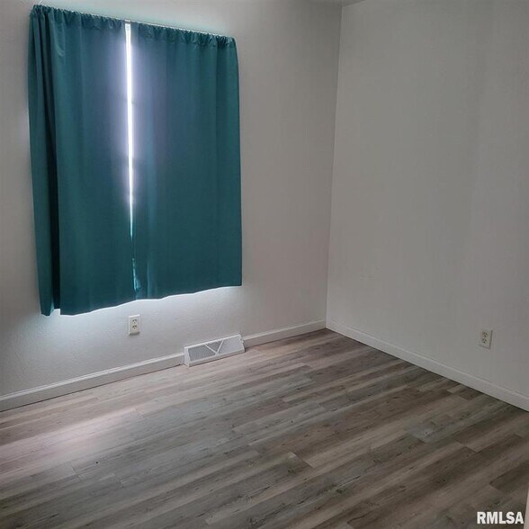More Photos Of , Davenport Multifamily For Sale