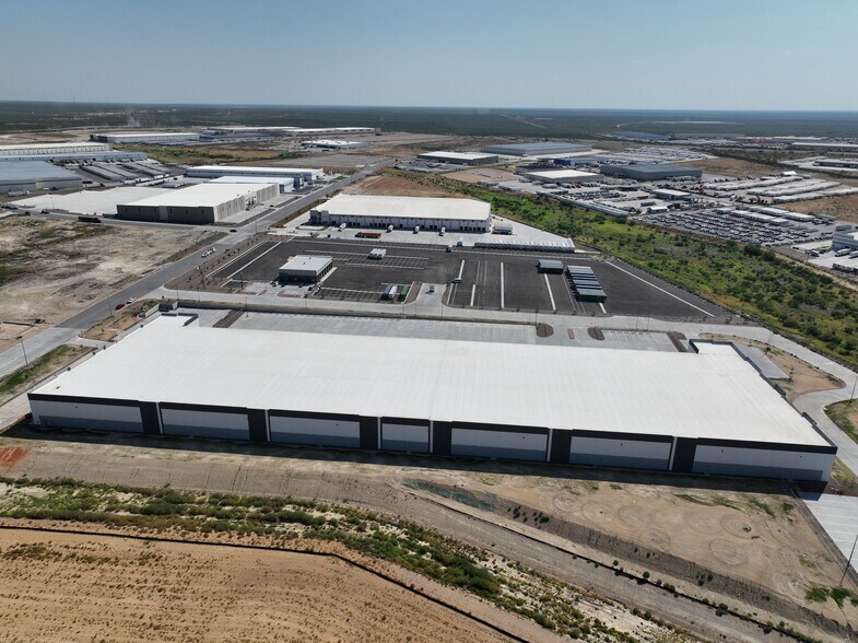 More Photos Of 1203 Reuthinger Pky, Laredo Distribution For Sale