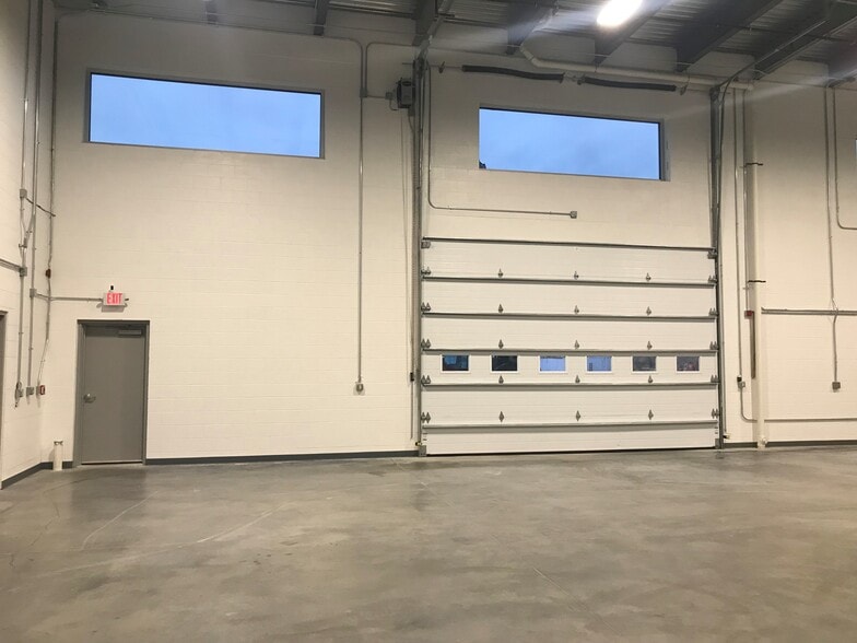 More Photos Of 431 Franklin Park W, Saint Albans Industrial For Lease