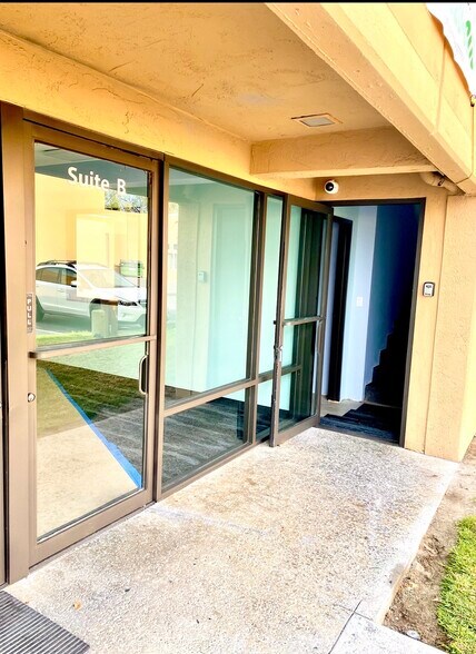 More Photos Of 7574 Trade St, San Diego Research And Development For Lease