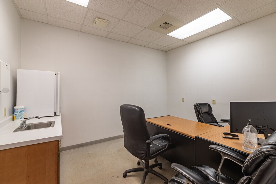 More Photos Of 2120 Hauser St, La Crosse Warehouse For Sale