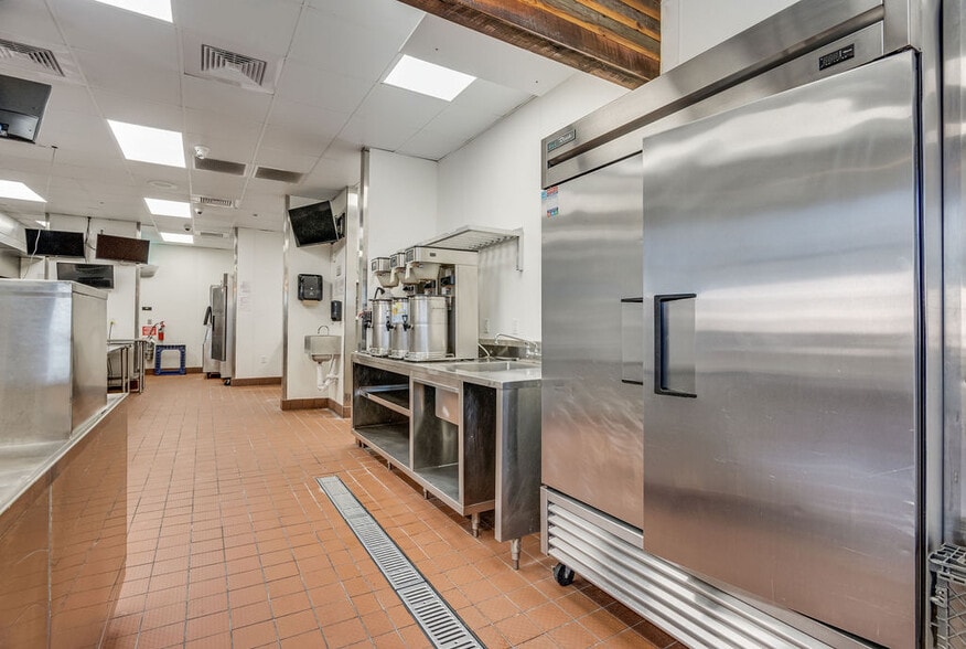 More Photos Of 2470 Gum Branch Rd, Jacksonville Restaurant For Sale