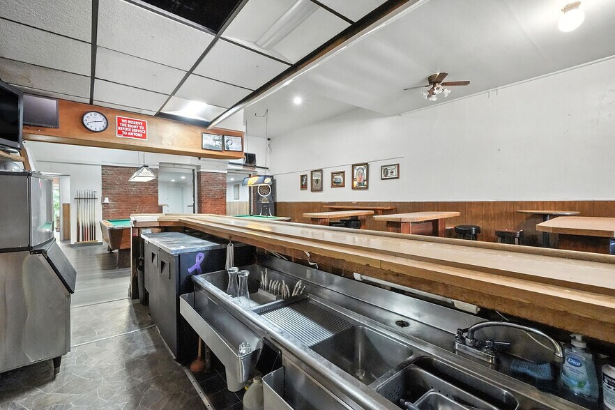 More Photos Of 105 Main St, Jackson Bar For Sale