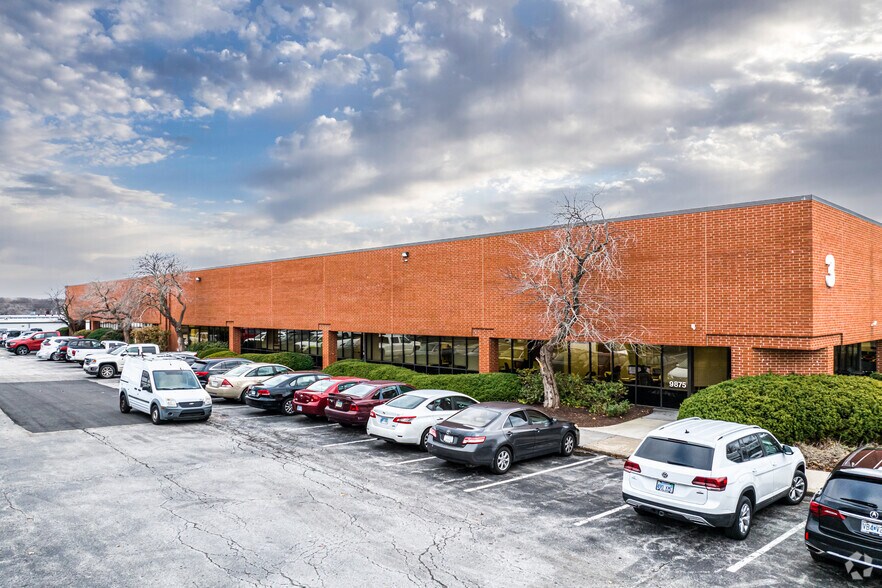 More Photos Of 9851-9875 Widmer Rd, Lenexa Warehouse For Lease