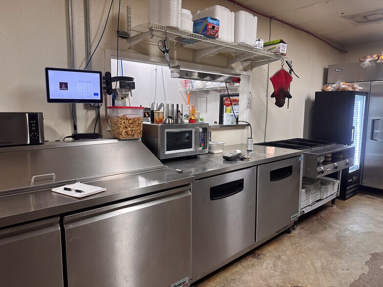 More Photos Of 69169 Main St, Blountsville Freestanding For Sale