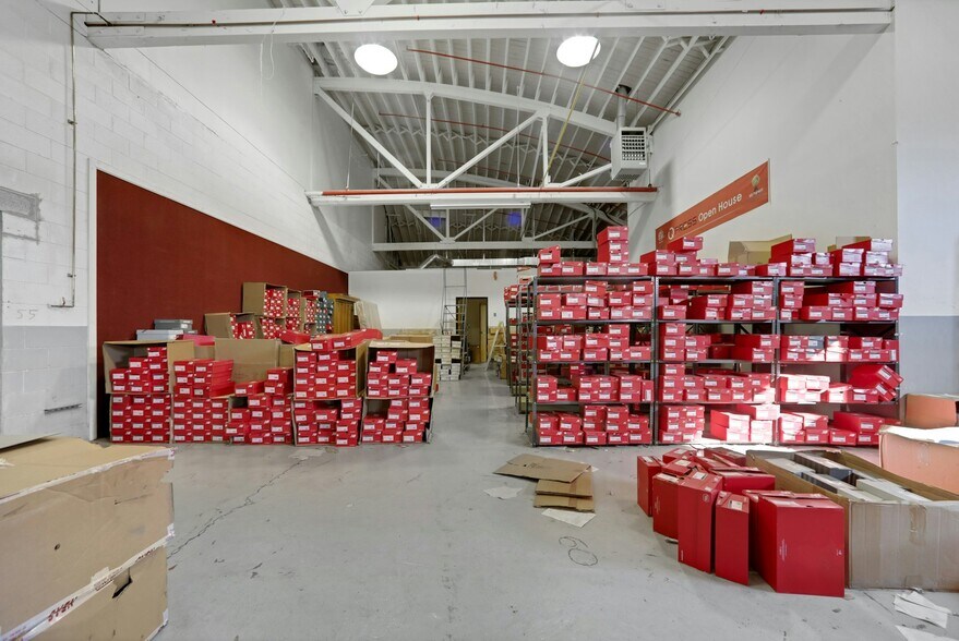 More Photos Of 160 Gregg St, Lodi Warehouse For Lease