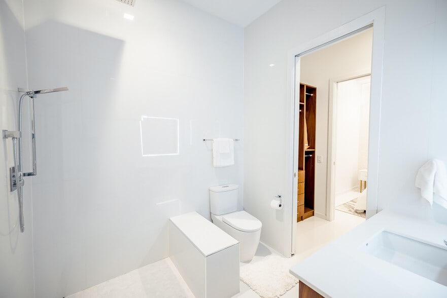 More Photos Of 400 S Old Woodward Ave, Birmingham Apartments For Sale