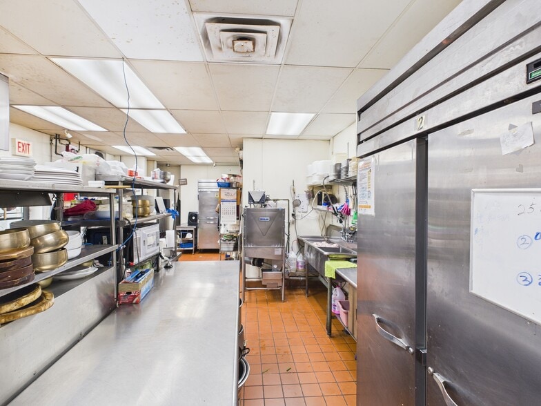 More Photos Of 4203 Lawrence Ave, Chicago Sports And Entertainment For Sale