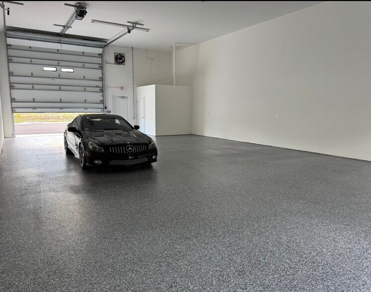 More Photos Of 1101 Reed Canal Rd, Port Orange Warehouse For Sale