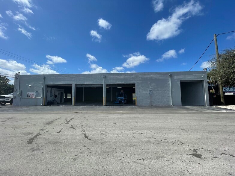 More Photos Of 5731 SW 23rd St, West Park Auto Repair For Lease