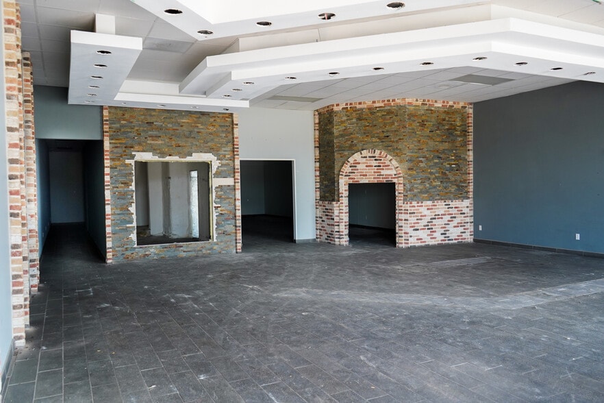 More Photos Of 2801 W University Dr, Edinburg Storefront For Sale