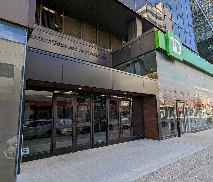 More Photos Of 1914 Hamilton St, Regina Office For Lease