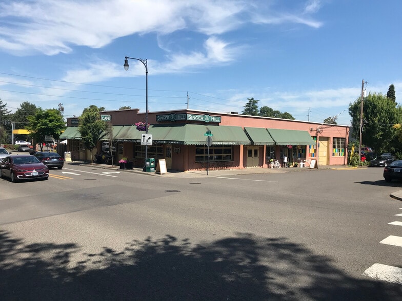 More Photos Of 623 7th St, Oregon City Restaurant For Sale