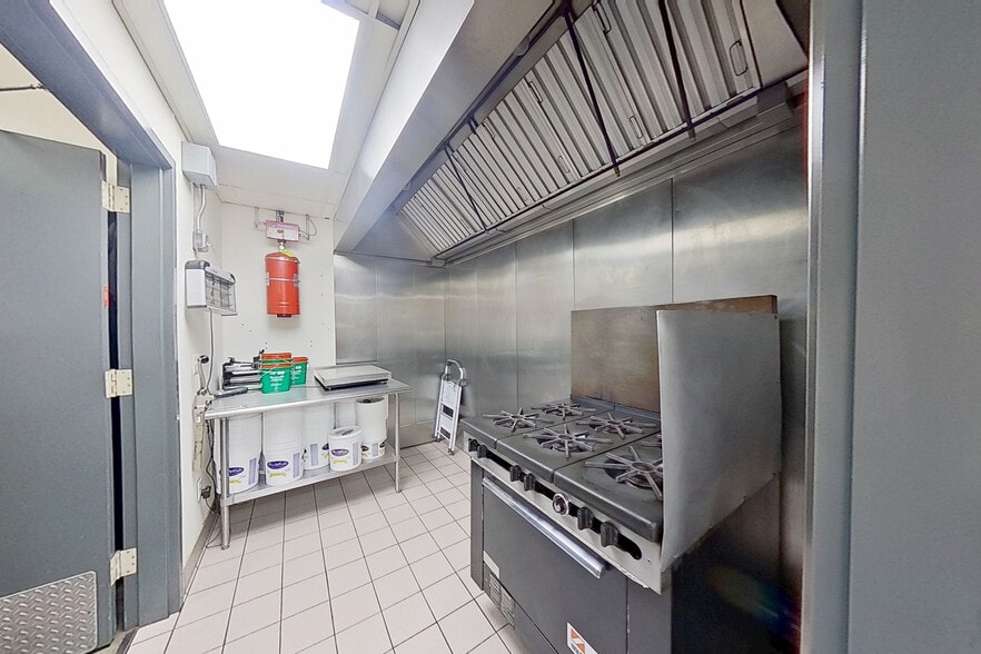 More Photos Of 62 W Inman Ave, Rahway Flex For Lease