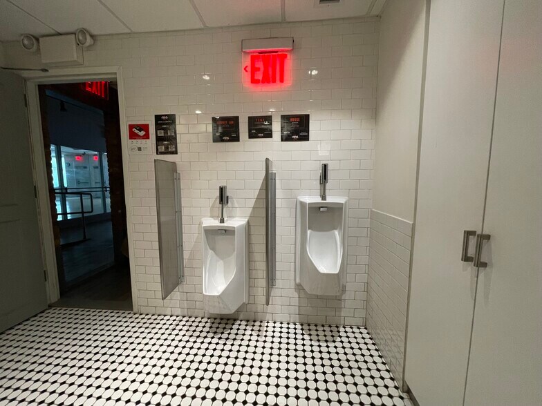 More Photos Of 23-27 2nd Ave, New York Storefront Retail Office For Lease