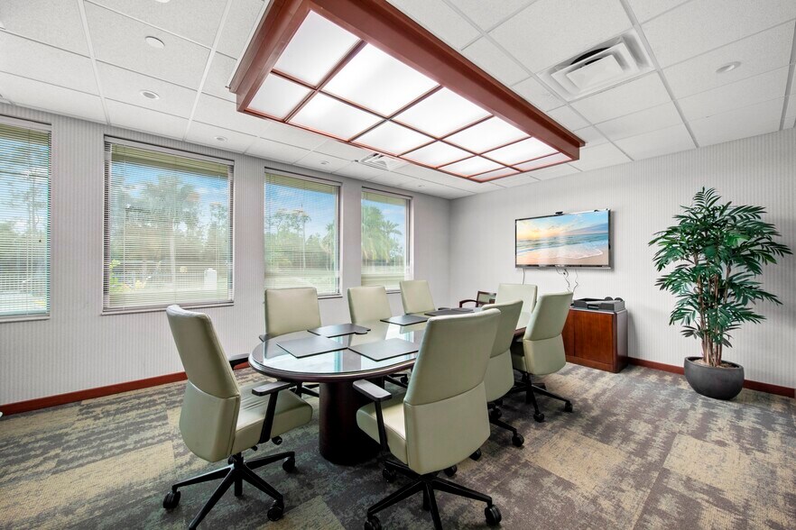 More Photos Of 4747 Progress Ave, Naples Refrigeration Cold Storage For Lease