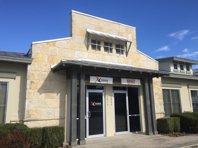 More Photos Of 1920 Corporate Dr, San Marcos Office For Sale