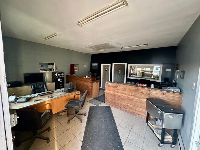 More Photos Of 1501 Oxford State Rd, Middletown Auto Repair For Lease