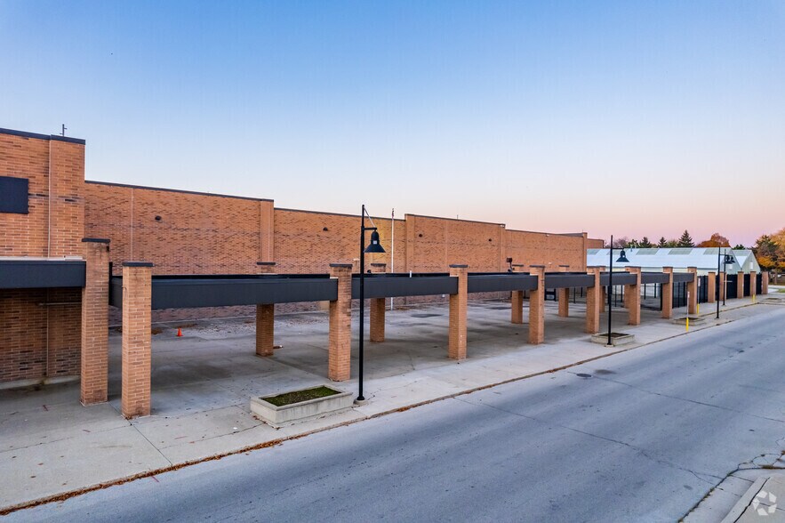 More Photos Of 5825 W Hope Ave, Milwaukee General Retail For Lease