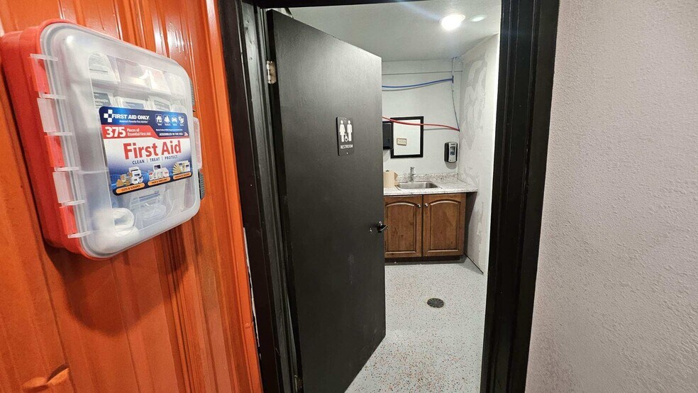 More Photos Of 1105 Sinclair St, Bottineau Flex For Sale