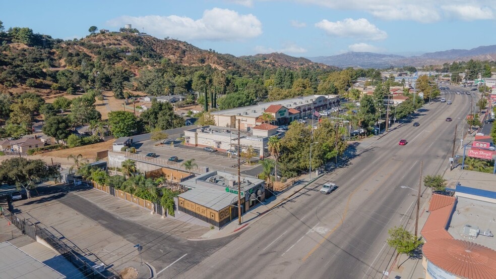 More Photos Of 6500 Foothill Blvd, Tujunga Restaurant For Sale