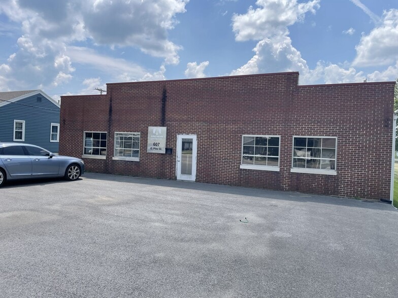 Primary Photo Of 607 E Pike St, Jackson Center Office For Lease
