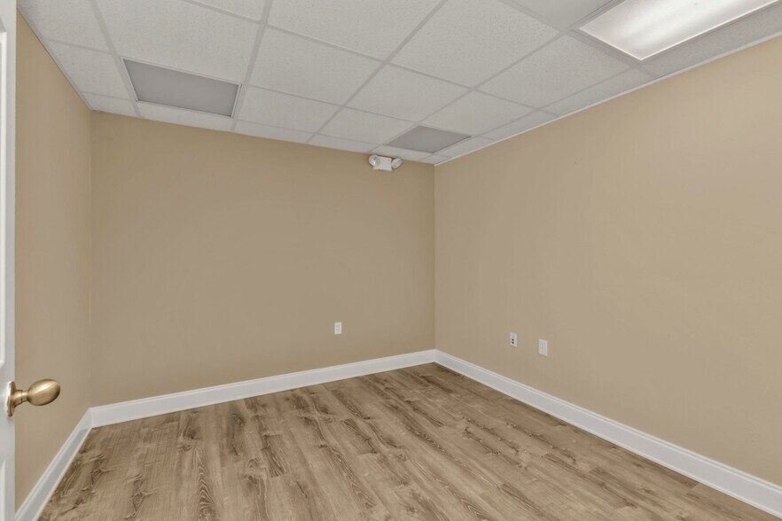 More Photos Of 128 W Charlotte Ave, Punta Gorda Office Residential For Sale