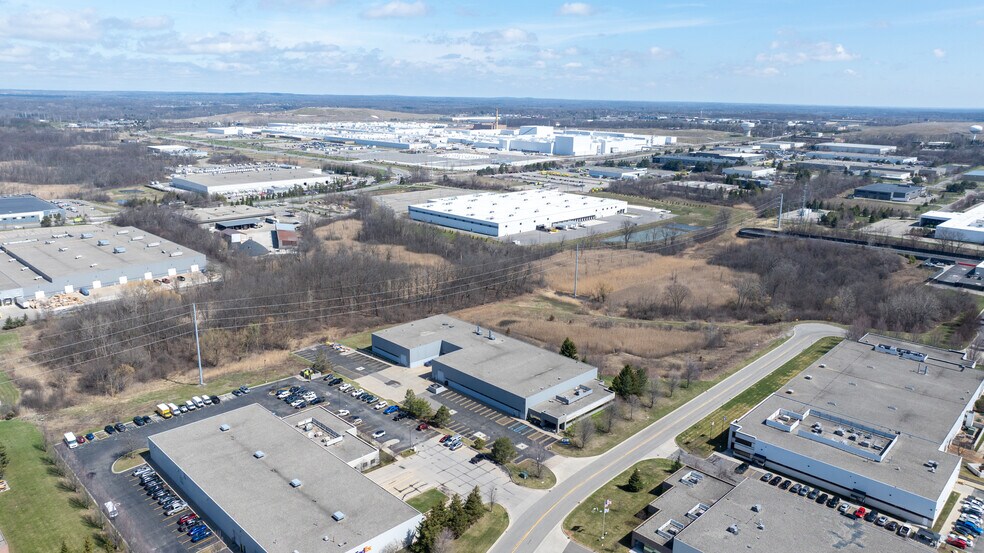 More Photos Of 4200 N Atlantic Blvd, Auburn Hills Manufacturing For Lease