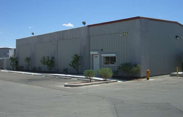 More Photos Of 1225 Rockpebble Ave, North Las Vegas Flex For Lease