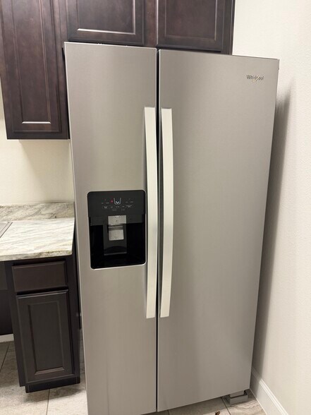 More Photos Of 633 E Fernhurst Dr, Katy Medical For Lease