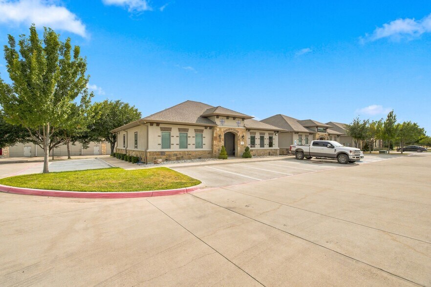 More Photos Of 642 Stoneglen Dr, Keller Office For Sale