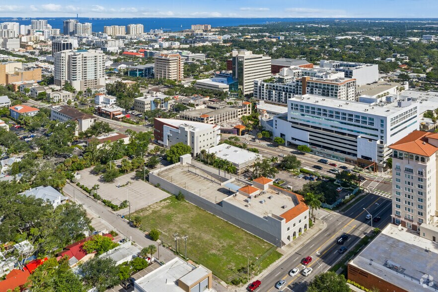 More Photos Of 1970 Golf St, Sarasota Medical For Lease