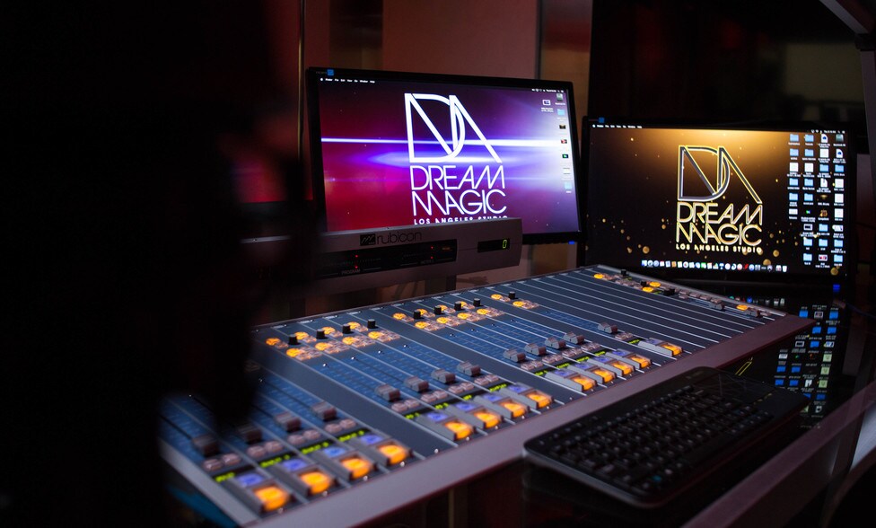 More Photos Of 8911 Independence Ave, Canoga Park Warehouse For Lease